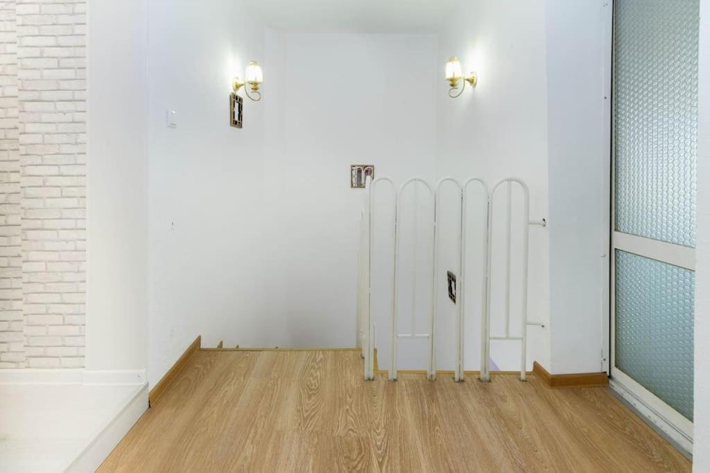 Sunny 2-Bedroom Maisonette Varna & Parking Exterior foto